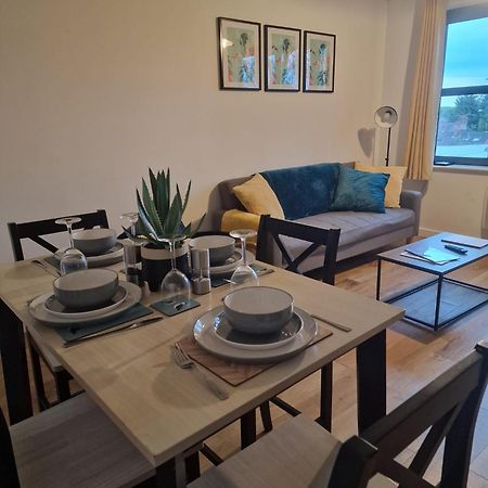 Vibrant Cosy 2 Bedroom Apartment Ковентри Экстерьер фото