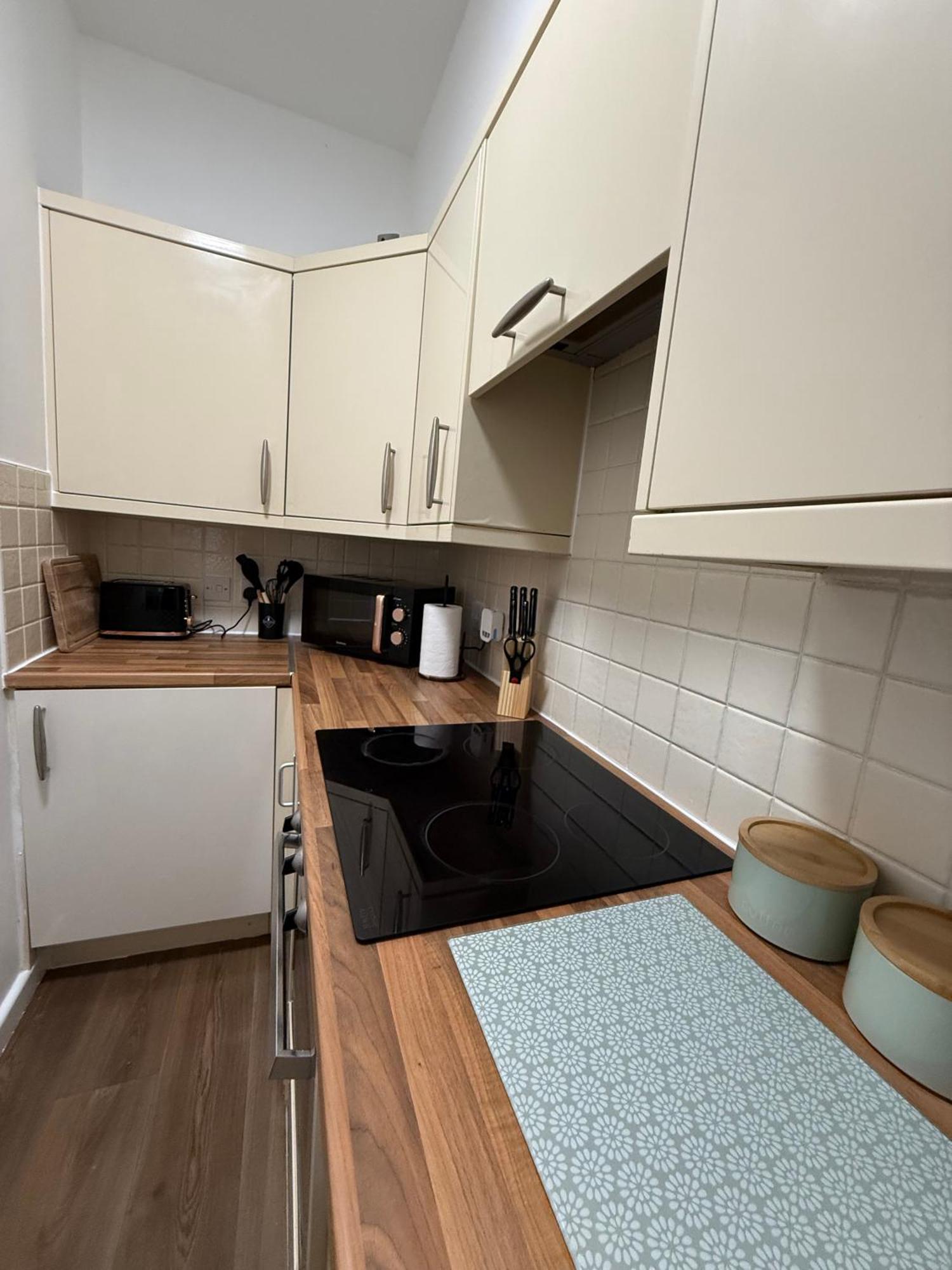 Vibrant Cosy 2 Bedroom Apartment Ковентри Экстерьер фото